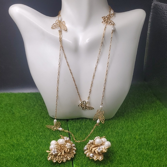 Miriam Haskell Jewelry - Miriam Haskell Unsigned Vintage Clip On Earrings And Butterfly Necklace Set S1